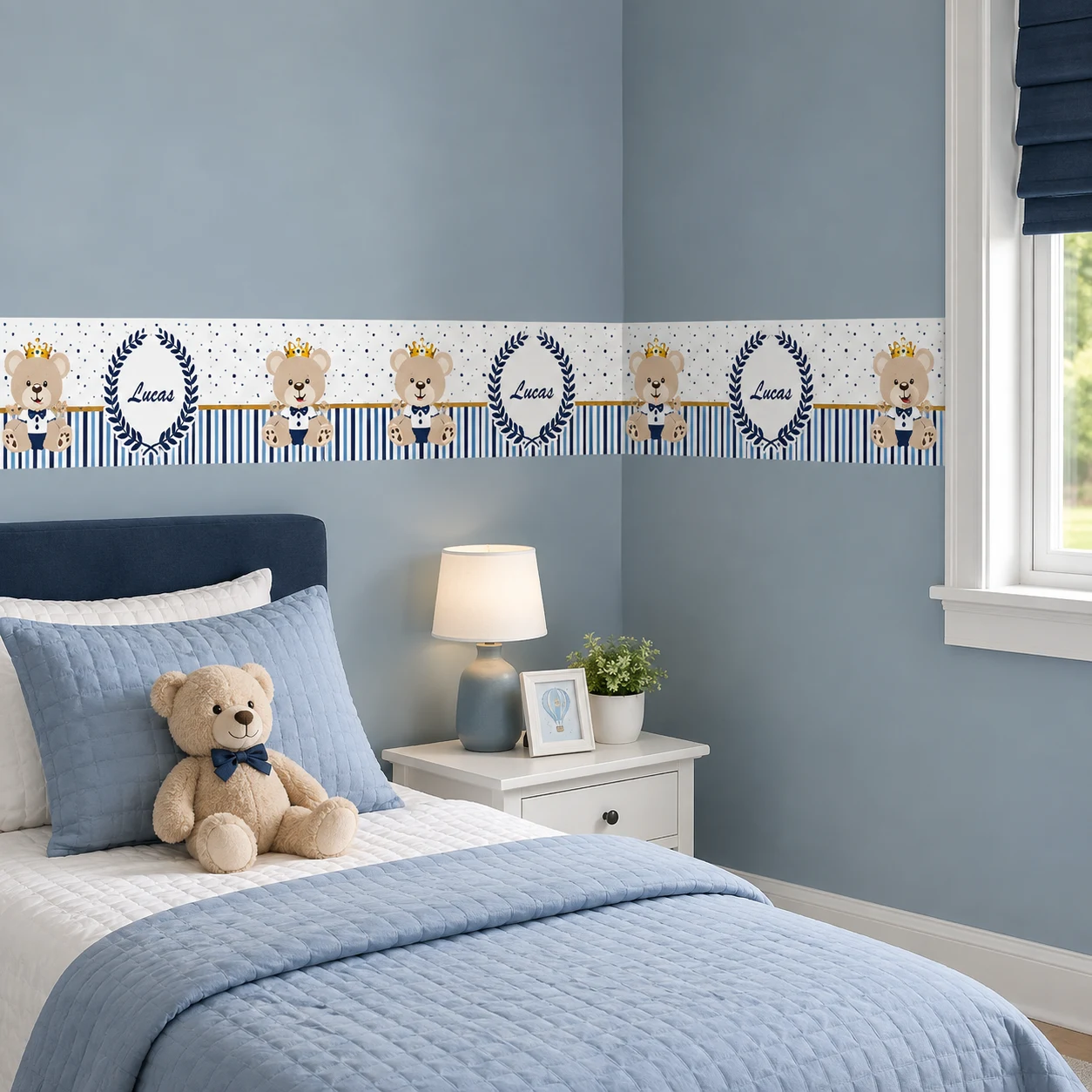Faixa decorativa adesiva com ursinhos aplicada em quarto infantil